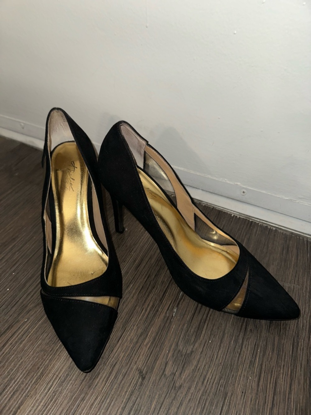 Size 8.5 Thalia Sodi Black Pointed Cutout Stiletto Heels with Gold Insole
